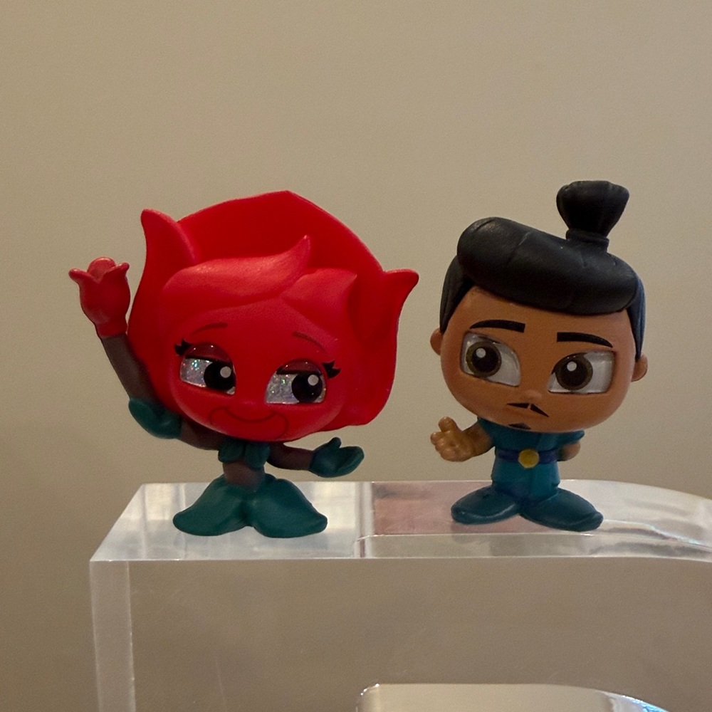 New Disney Doorables Series 12 Pixel Perfect - Rose & Chief Benja